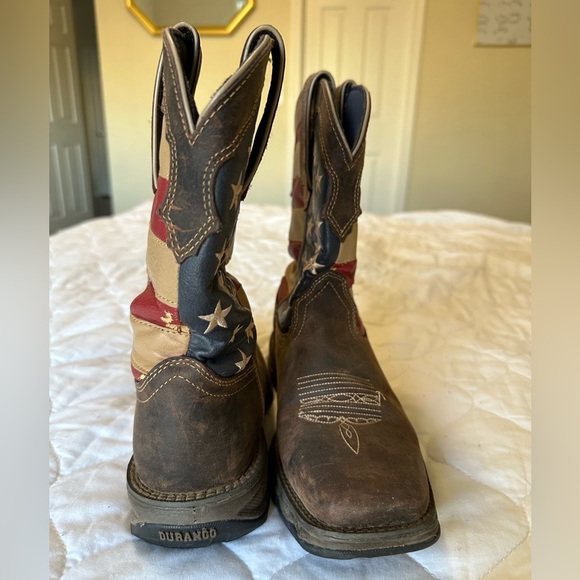 Women’s Boots - Picture 2 of 4